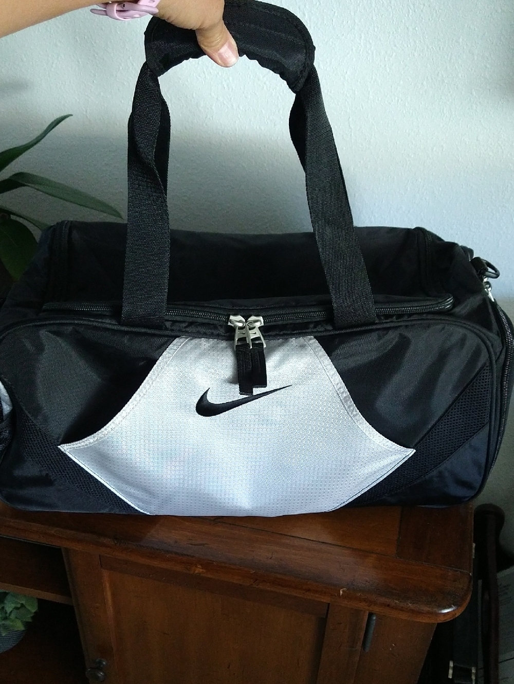 NWOT Nike Black and Silver Women's Tote Duffel with Shoe Compartment